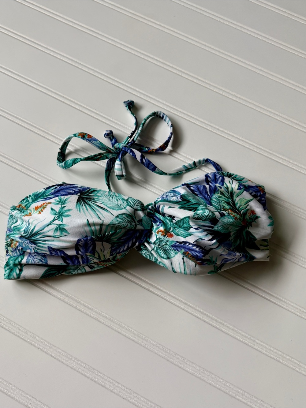 Atmosphere Tropical Leaf Bandeau Bikini Top in White and Green